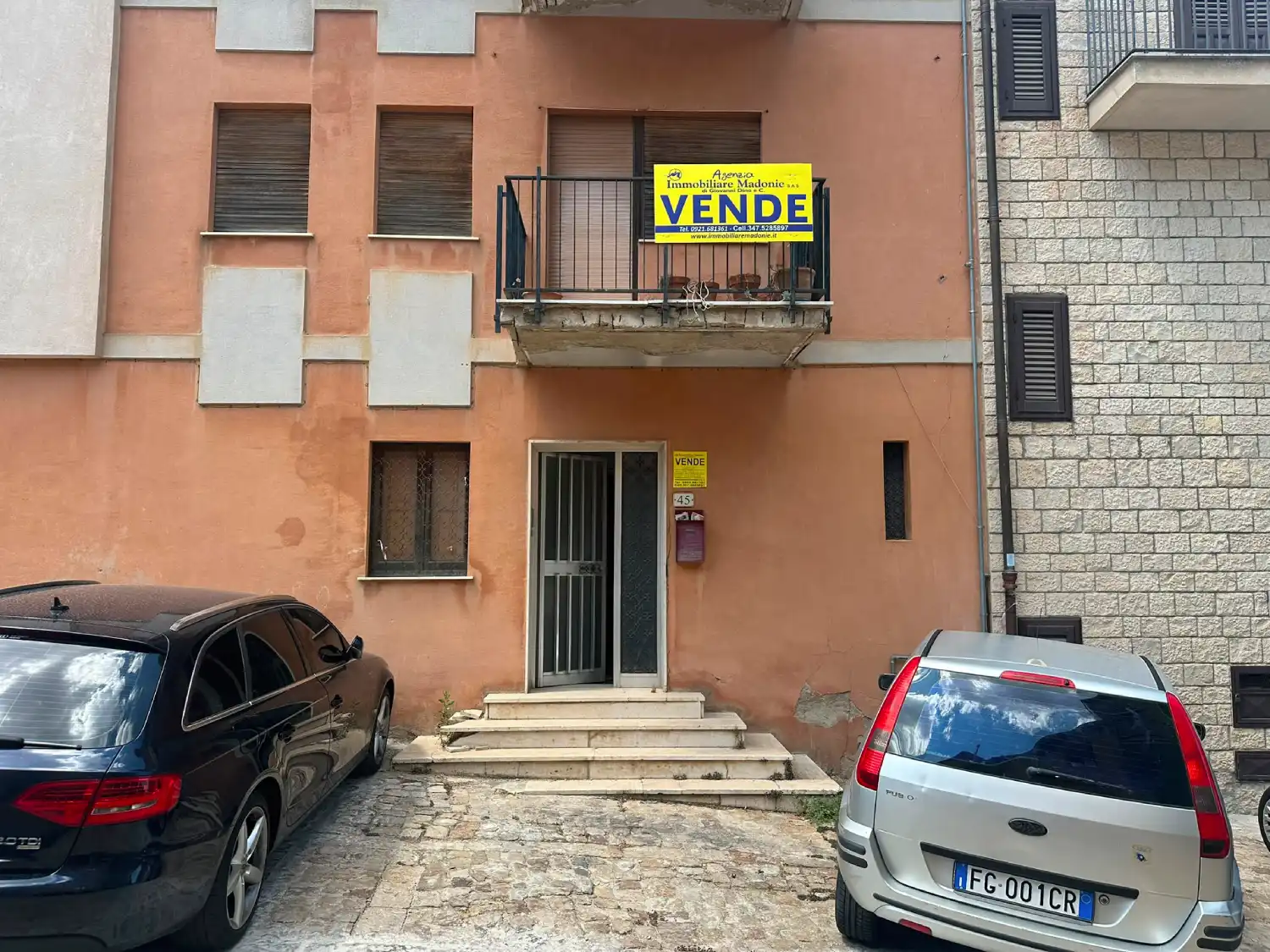 PROSPETTO SU VIA INDIPENDENZA - PARTICOLARE INGRESSO DEL FABBRICATO