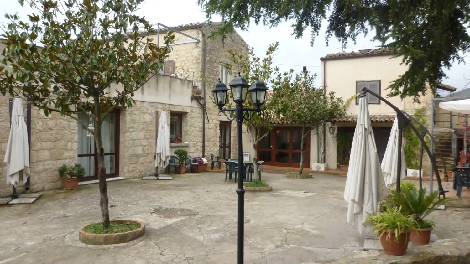 AREA ESTERNA RISTORANTE
