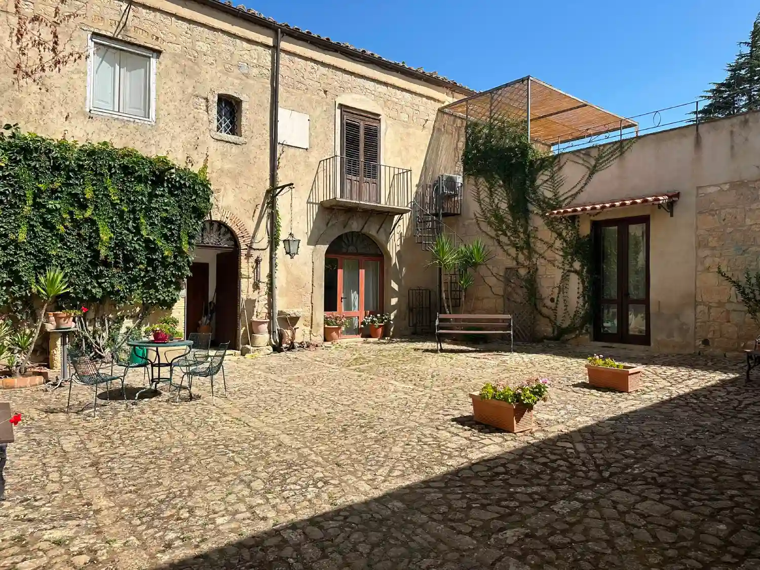 CORTILE INTERNO